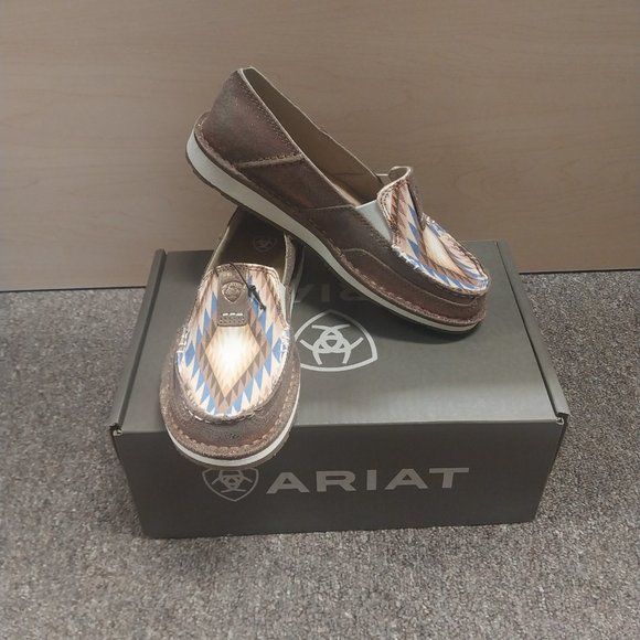 Ariat | Shoes | Ariat Womens Cruiser Shoe Metallic  display picture 1